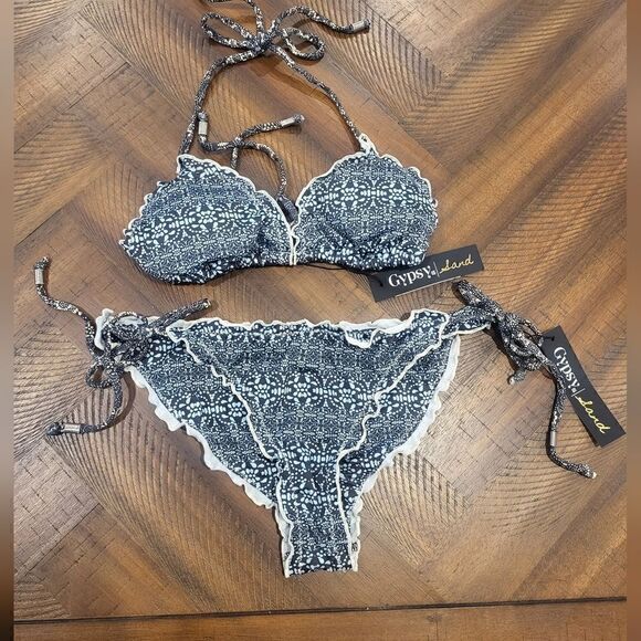 Gypsy 05 Other - Gypsy05 Desha Ruffled Triangle bikini top & bottom